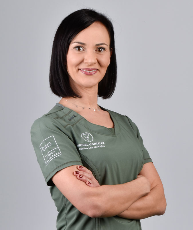 Paula Bousoño - Dentista en Oviedo especialista en Odontopediatría y ortodoncia
