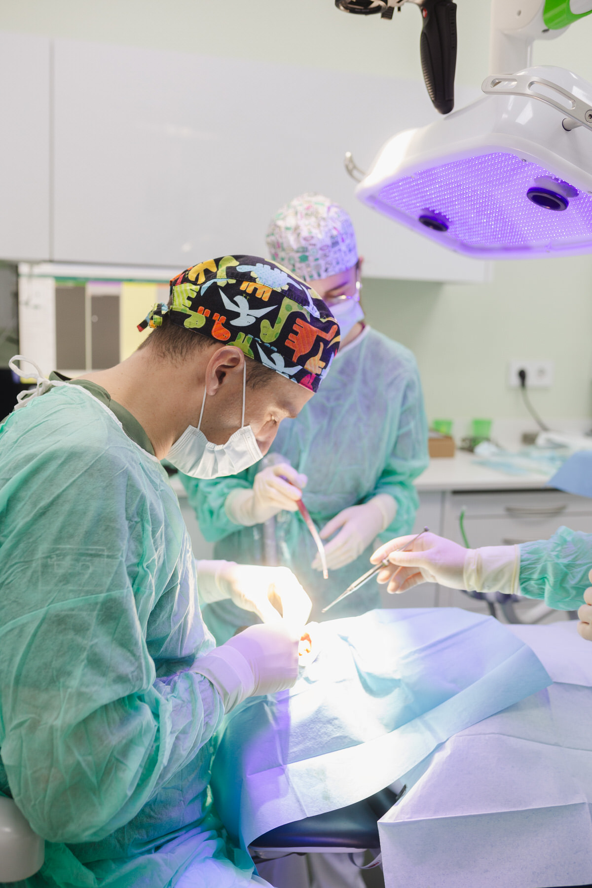 Cirugía dental en Oviedo por Miguel González en Centro Odontológico Asturias 4